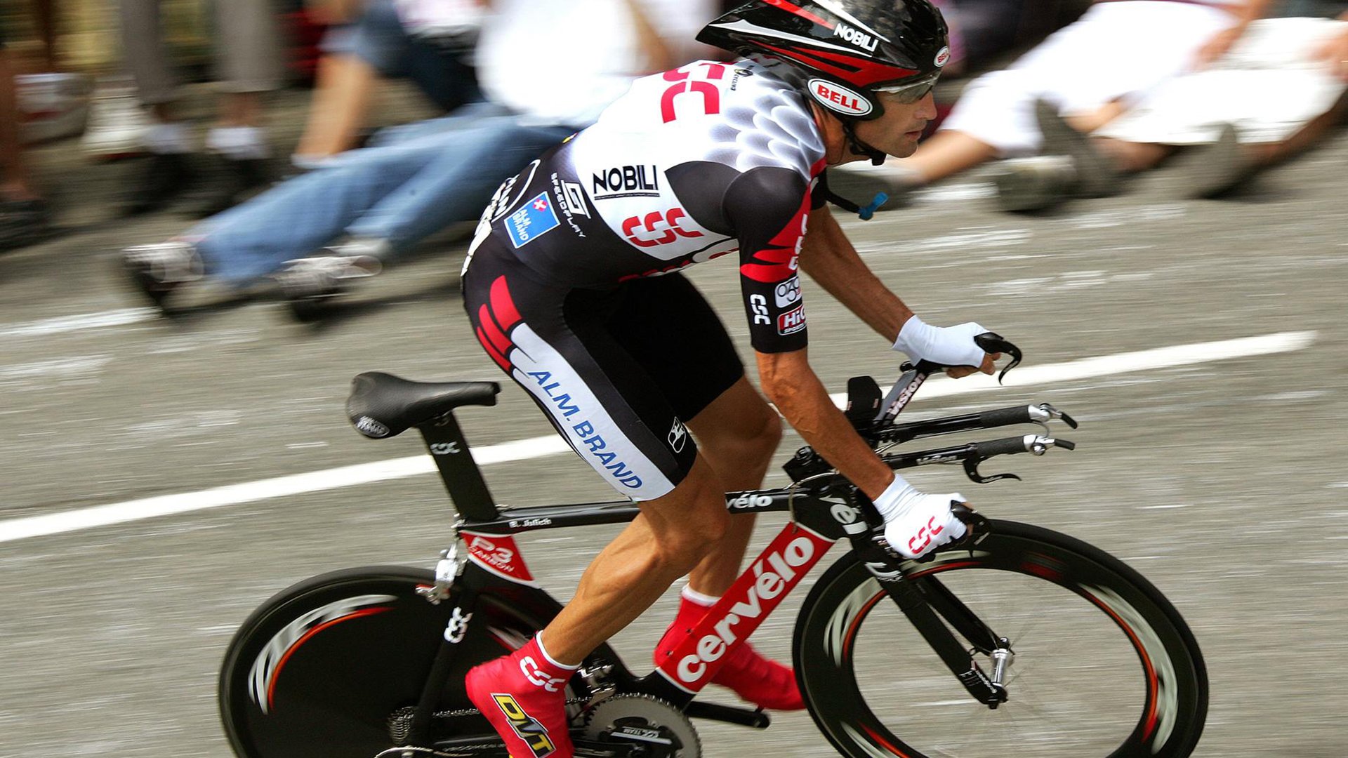 【未来帅脸】智能化设备在球场中的应用前景，智能球场方案介绍